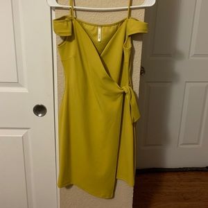 Basic but cute Mustards yellow dress